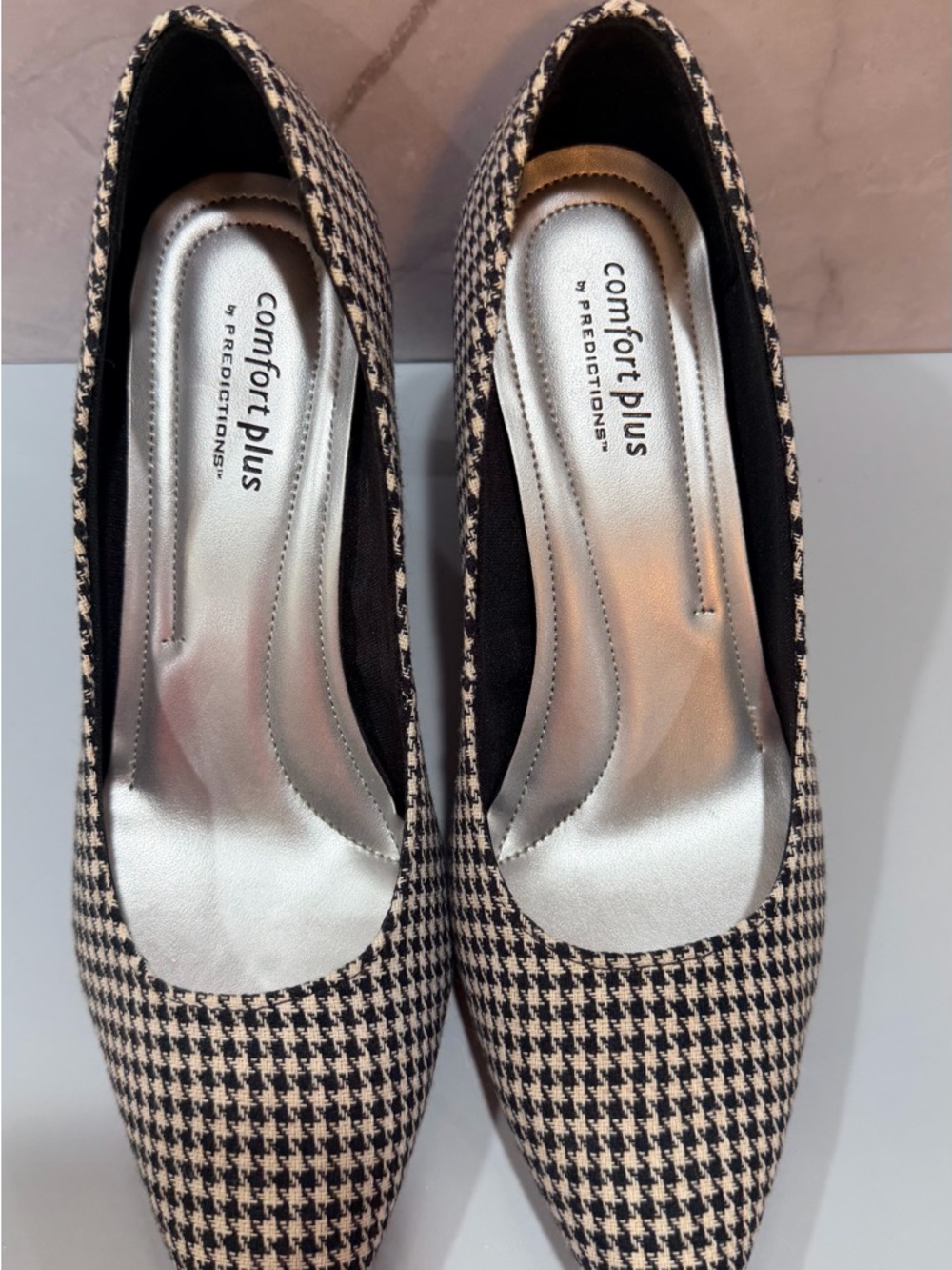 Predictions Black & Cream Houndstooth fabric Pointed Toe Flats